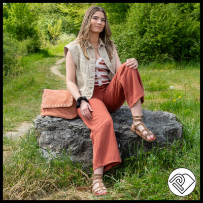 Veste jean, top crochet, jean rouille large chez Promod Ancenis
