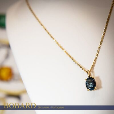 Collier chez Bobard à Châteaubriant