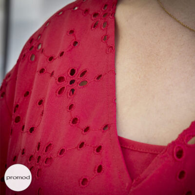 Robe rouge micro perforée Femme chez Promod à Châteaubriant