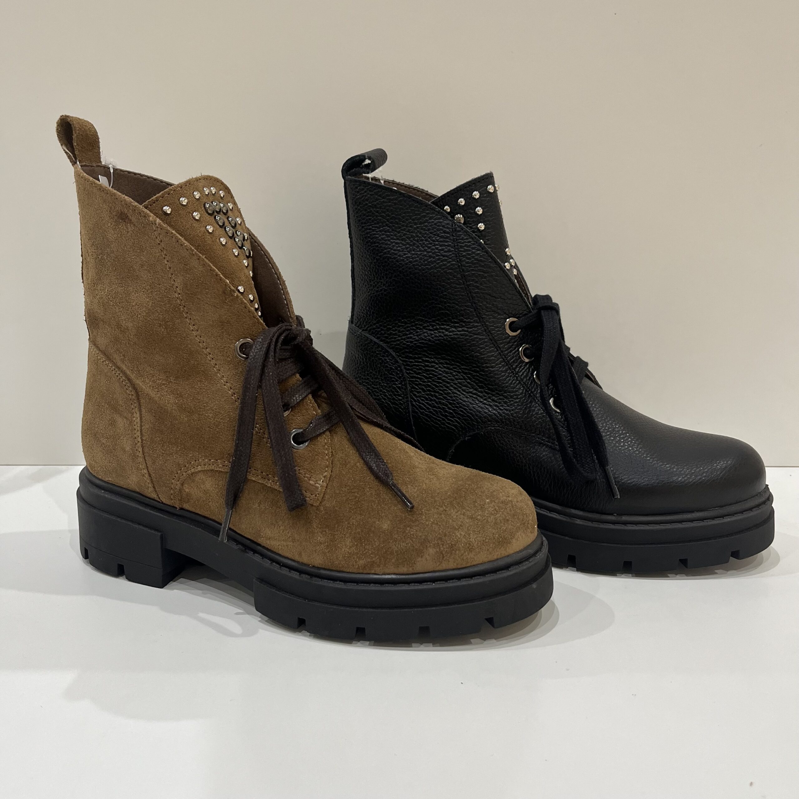 Bottine PATRICIA MILLER Lacet clou