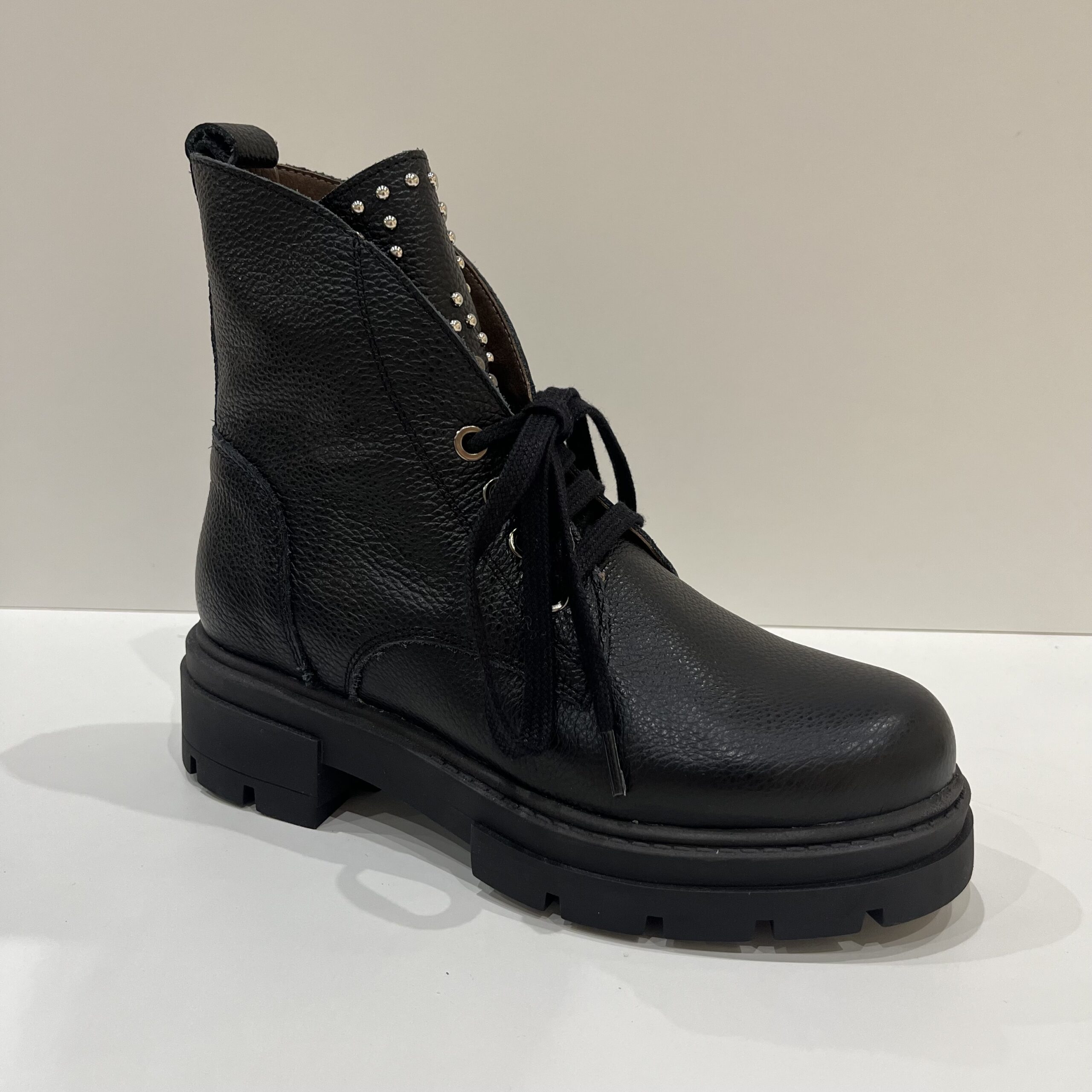 Bottine PATRICIA MILLER Lacet clou