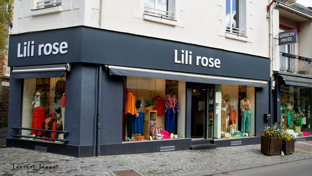 Vitrine Lili Rose magasin de vêtements à Nort sur Erdre