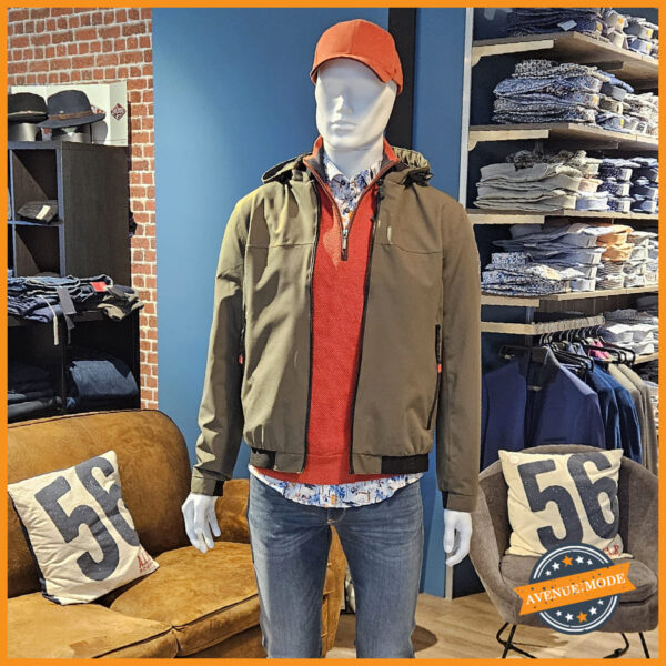 Kway, pull camionneur et chemise ecce Avenue de la Mode à Rieux près de Redon