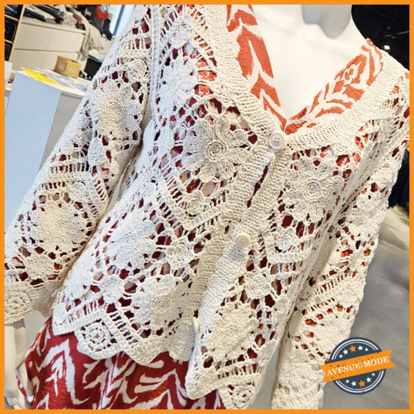 Robe longue et gilet en crochet chez Avenue de la mode à Rieux près de Redon