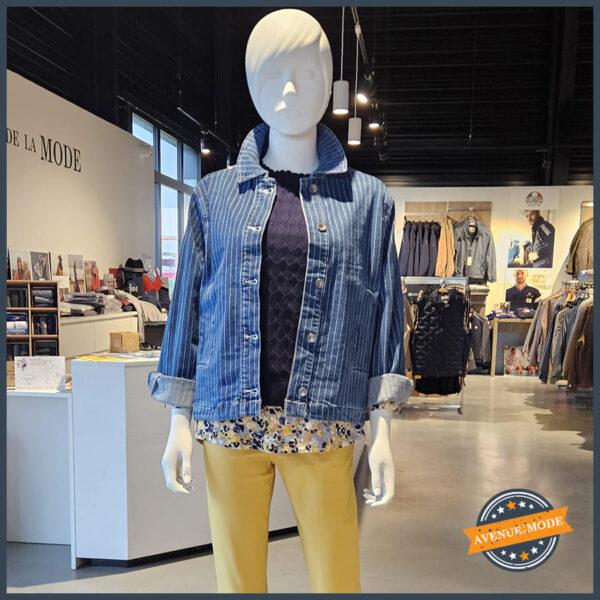 Veste en jean, pantalon et pull chez Avenue de la Mode Rieux près de Redon